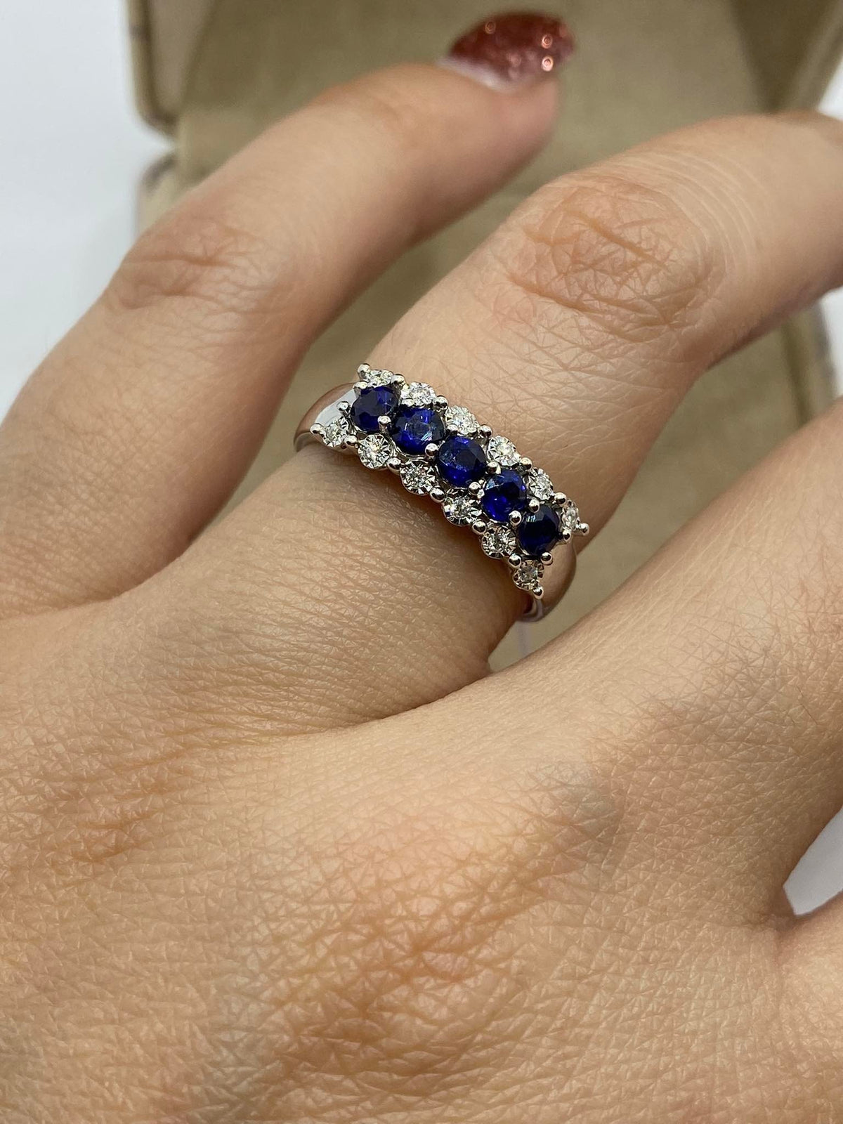 Anello Veretta Donna Oro 18KT con Zaffiri Ct. 0.50 e Diamanti