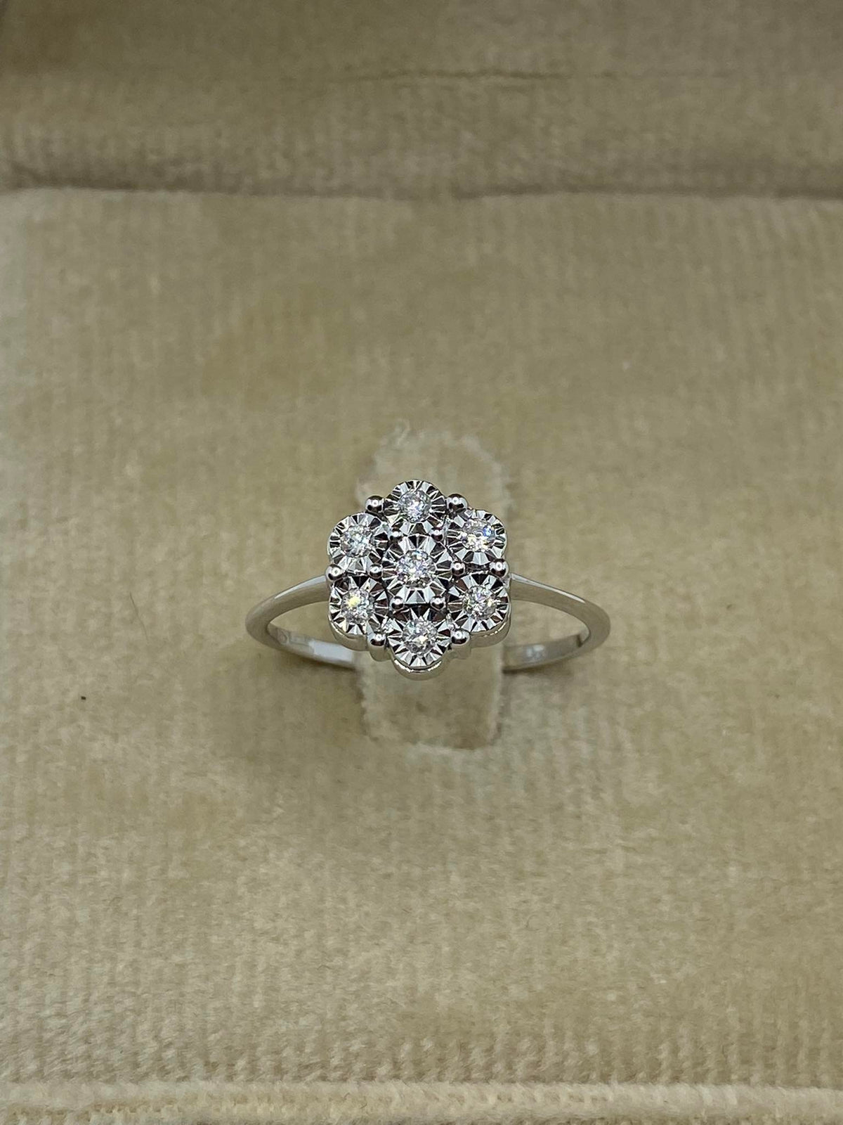 Anello a Fiore Donna Oro 18KT con Diamanti Ct. 0.12