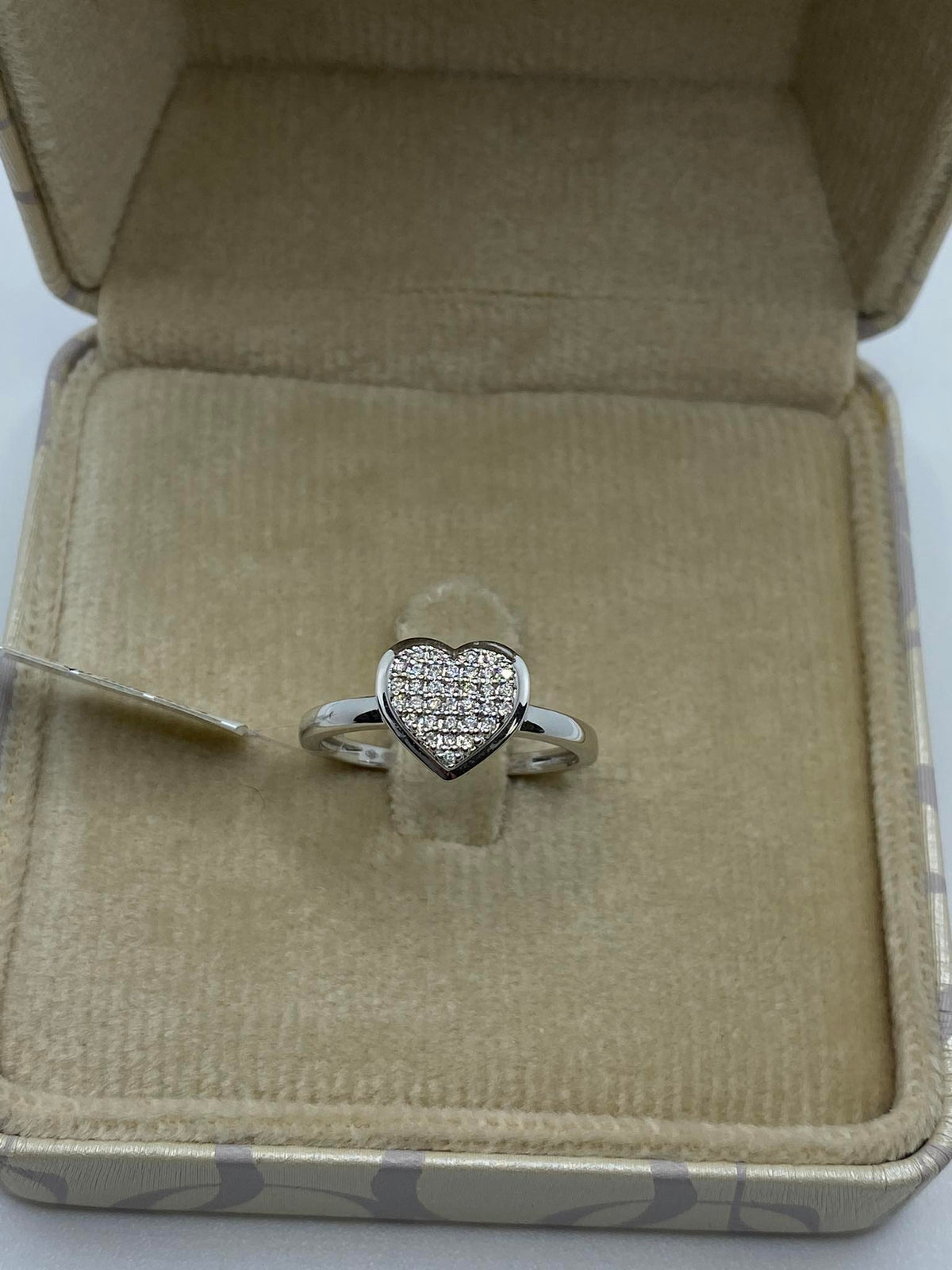 Anello a Cuore Donna Oro 18KT con Diamanti Ct. 0.10