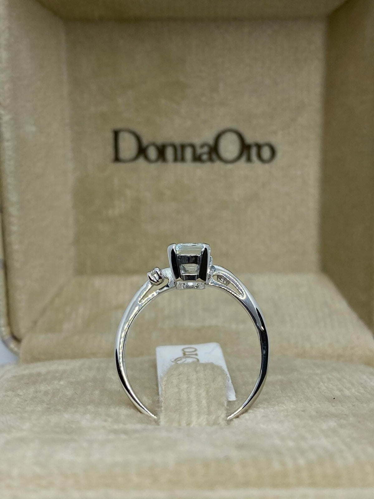 Anello DonnaOro con Acquamarina e Diamanti