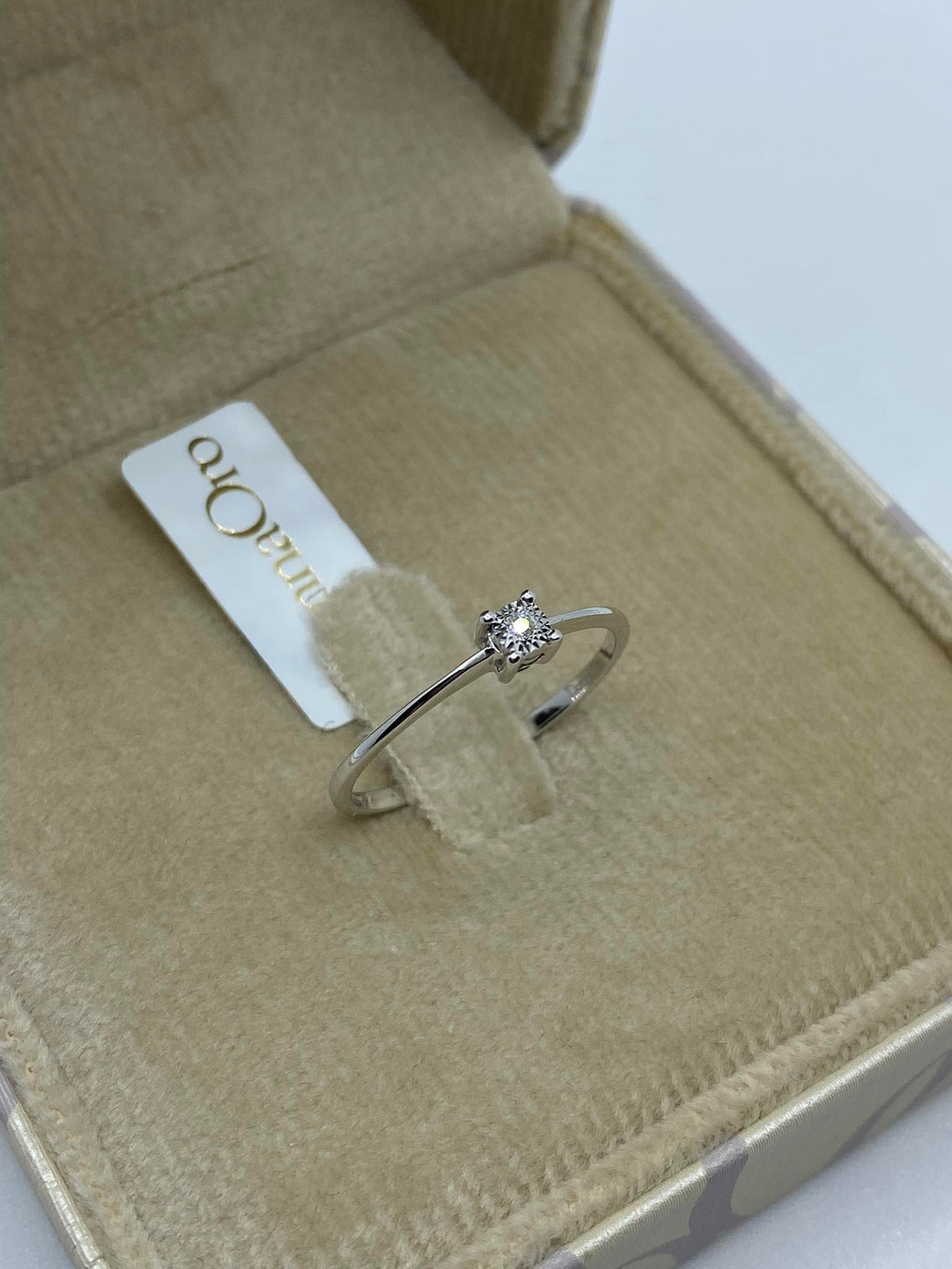 Anello Solitario Donna Oro 18KT con Diamante Ct. 0.01