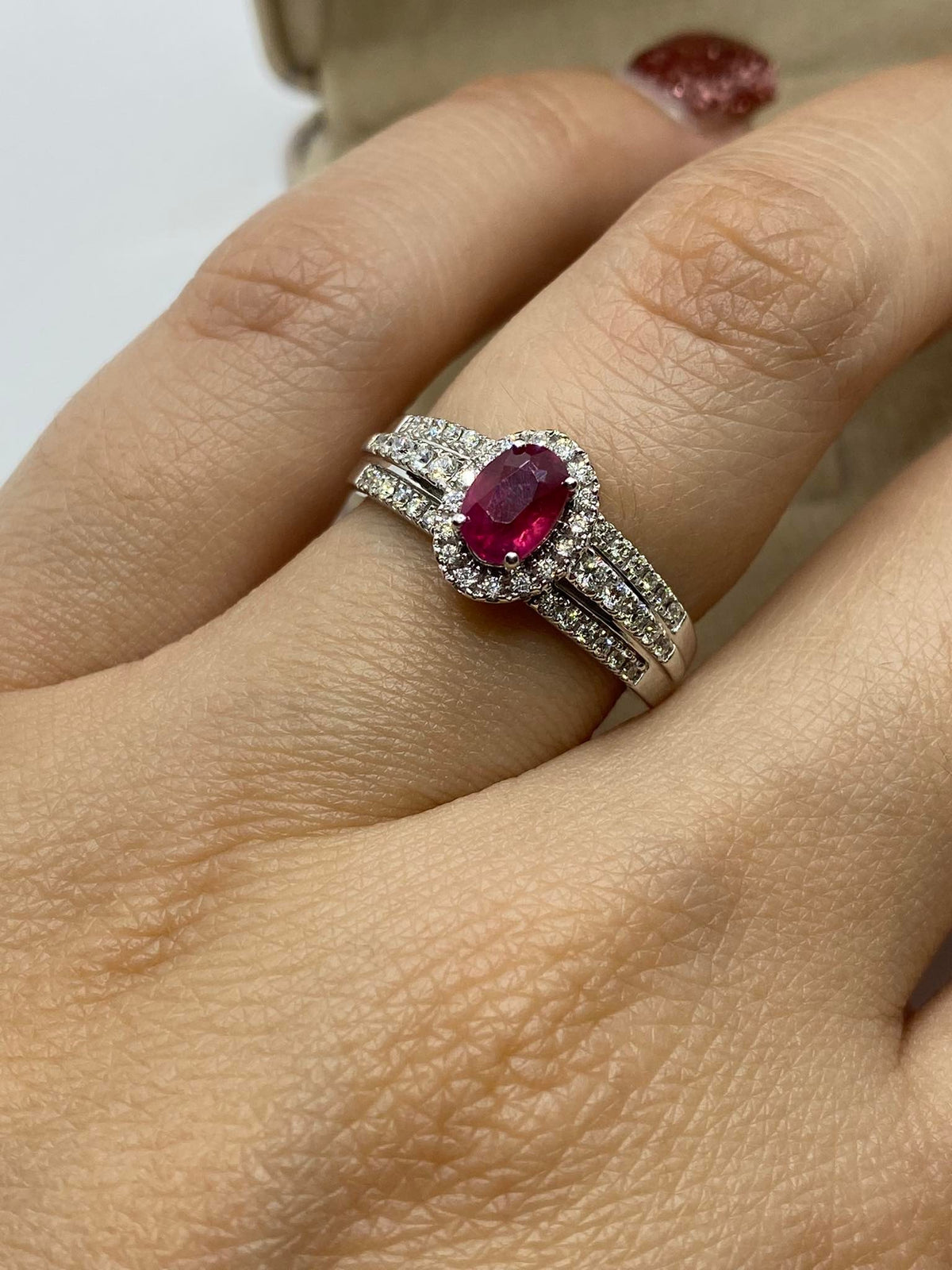 Anello Donna Oro 18KT con Rubino Ct.0.55 e Diamanti