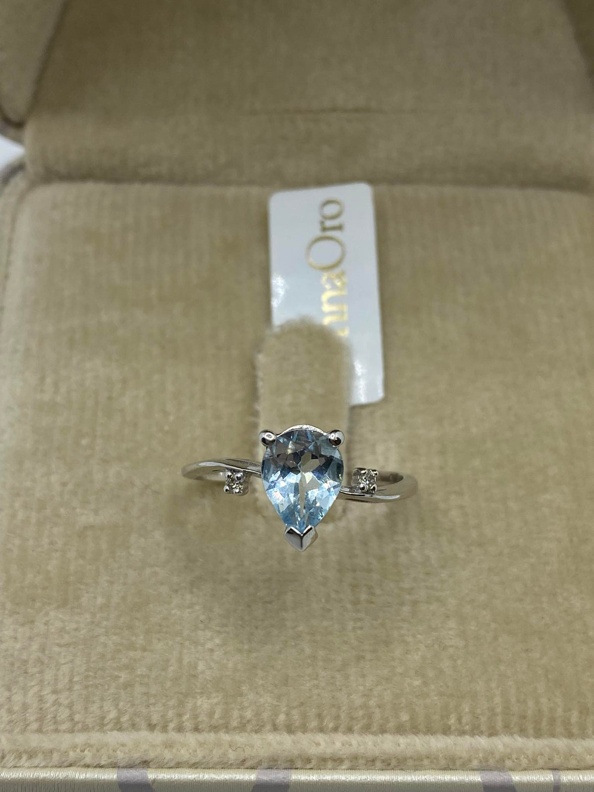 Anello Donna Oro 18KT con Acquamarina e Diamanti