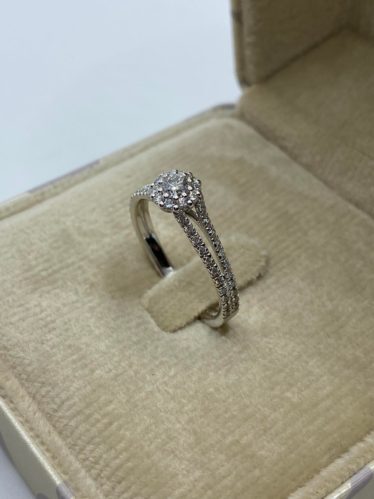 Anello Solitario Donna Oro 18KT con Diamante Ct. 0.45