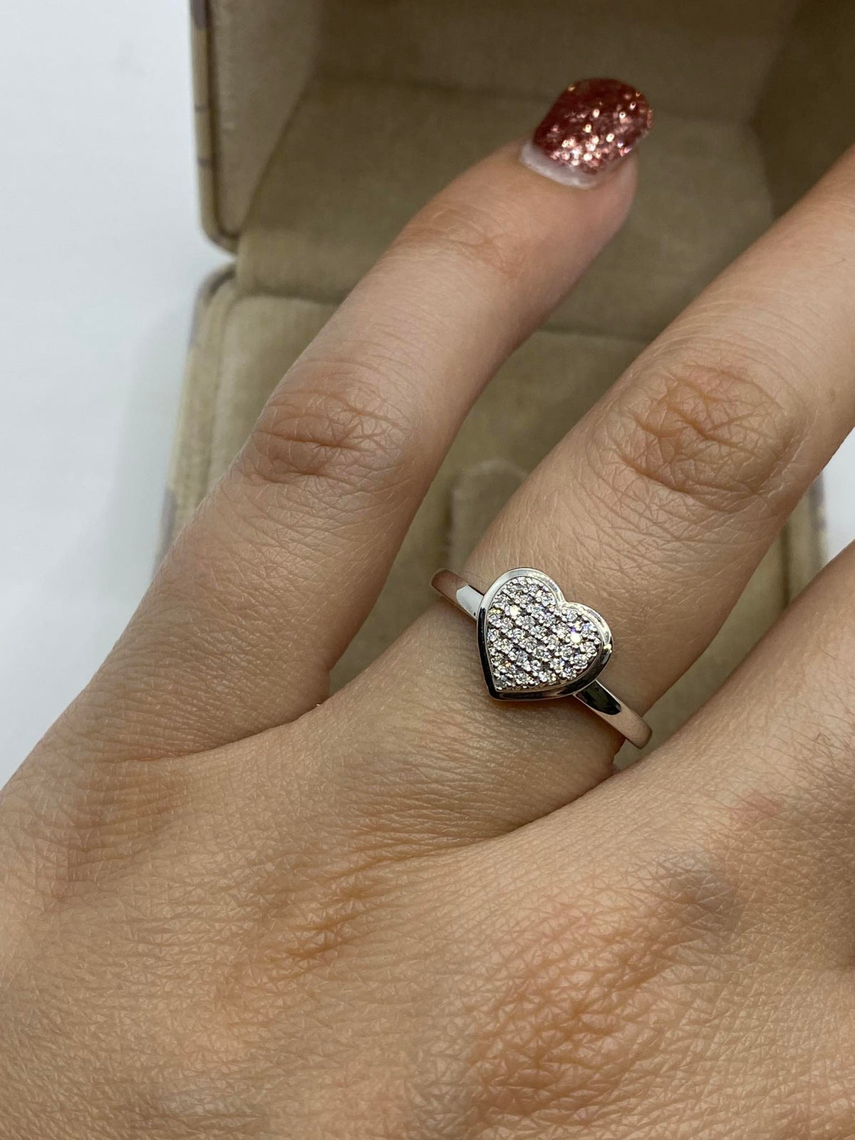 Anello a Cuore Donna Oro 18KT con Diamanti Ct. 0.10