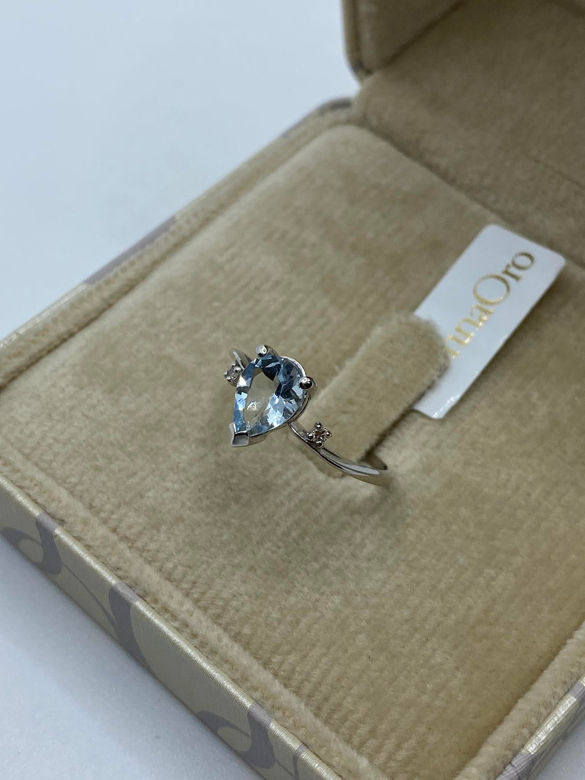 Anello Donna Oro 18KT con Acquamarina e Diamanti