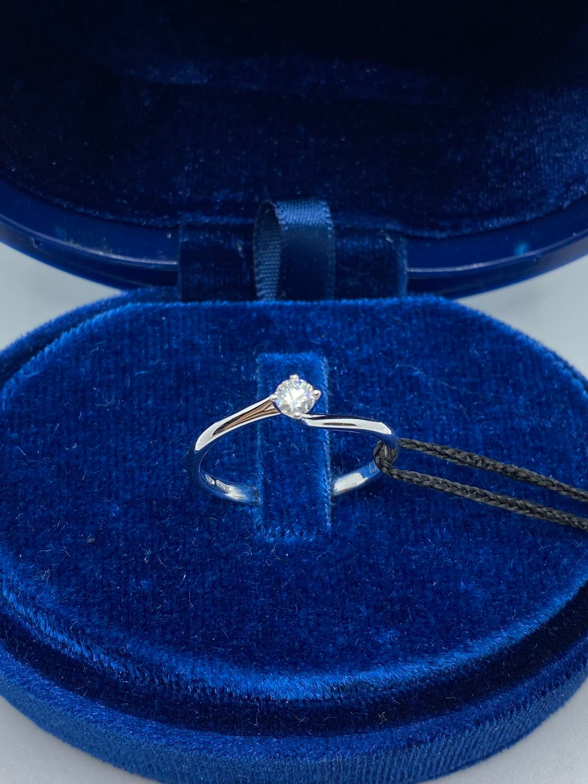 Anello Donna Solitario Recarlo Valentino con Brillantii Ct. 0.13
