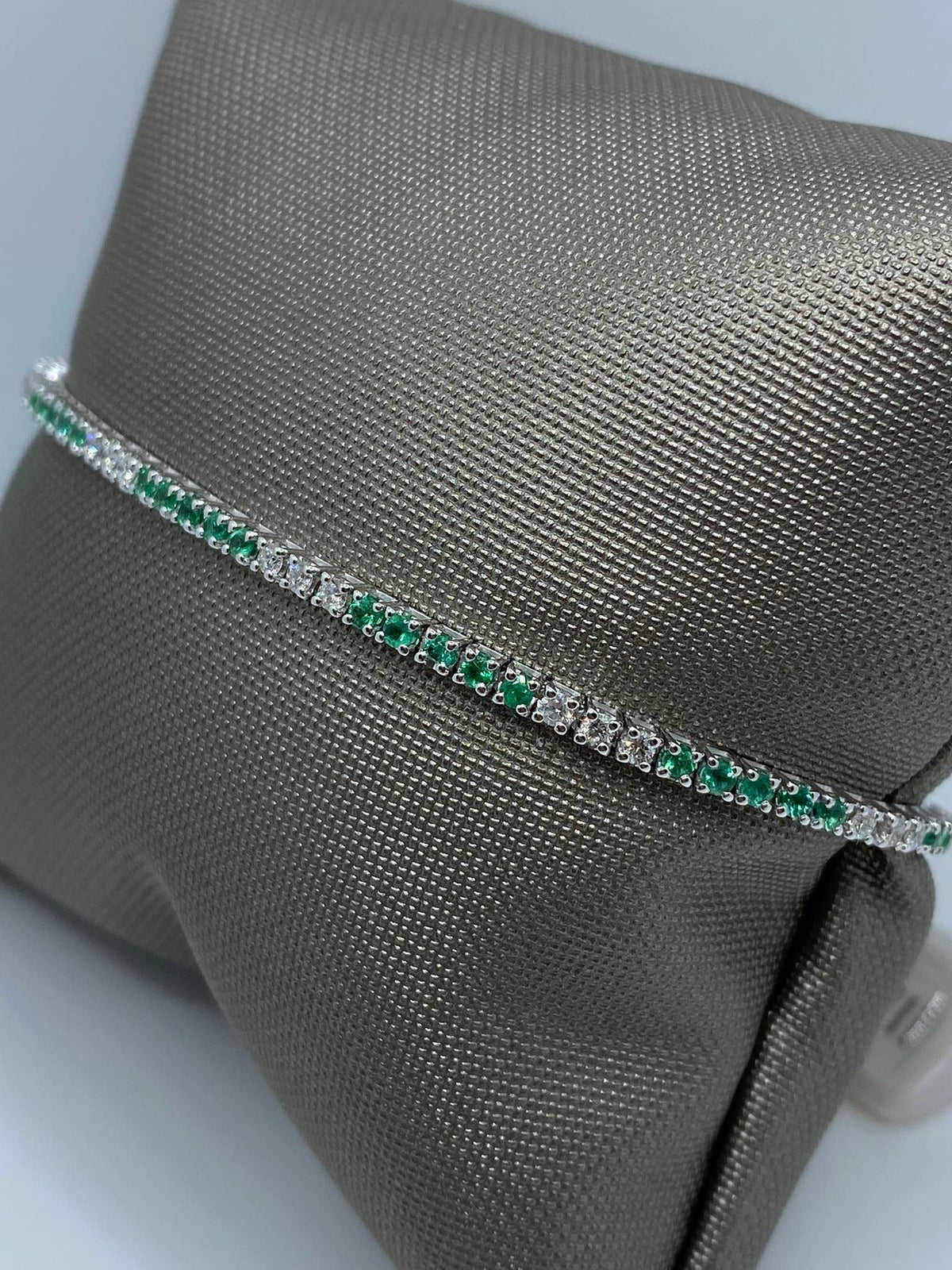 Bracciale Tennis PG Gioielli in Oro 18KT con Smeraldi e Diamanti Ct. 1.86