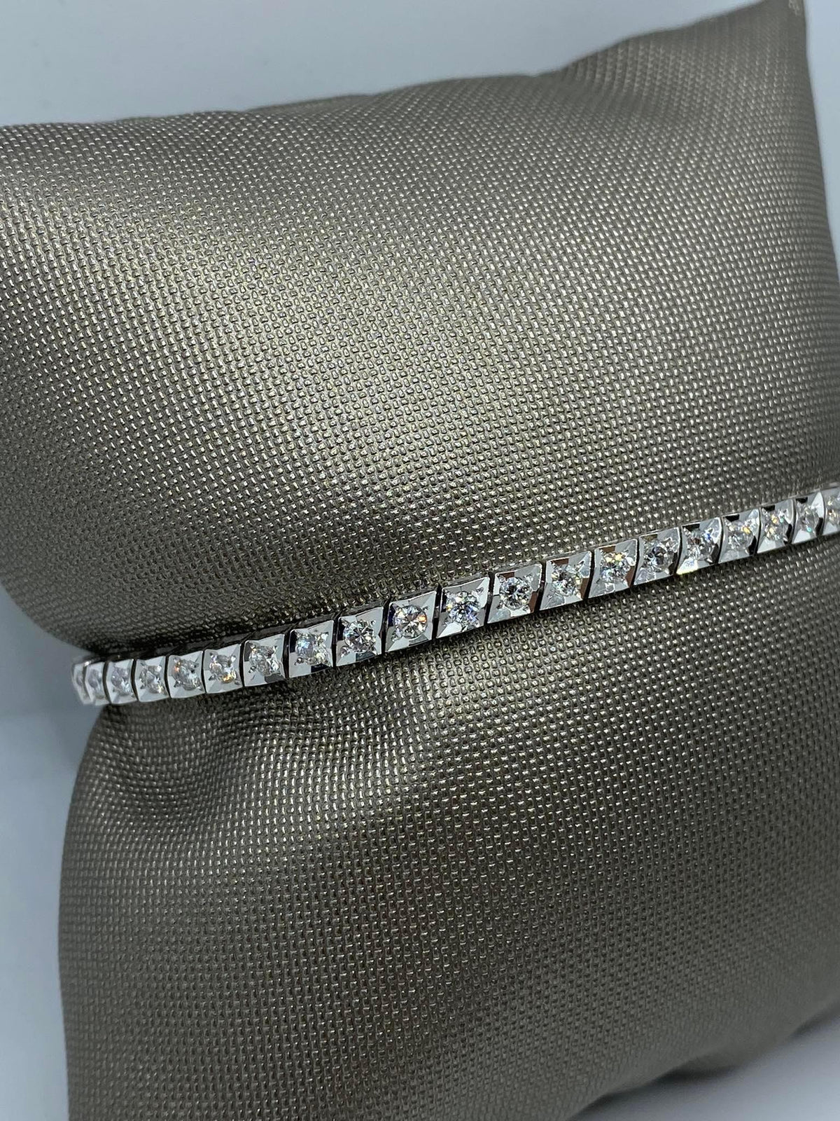Bracciale Tennis in Oro 18KT 18KT e Diamanti Ct 2.00
