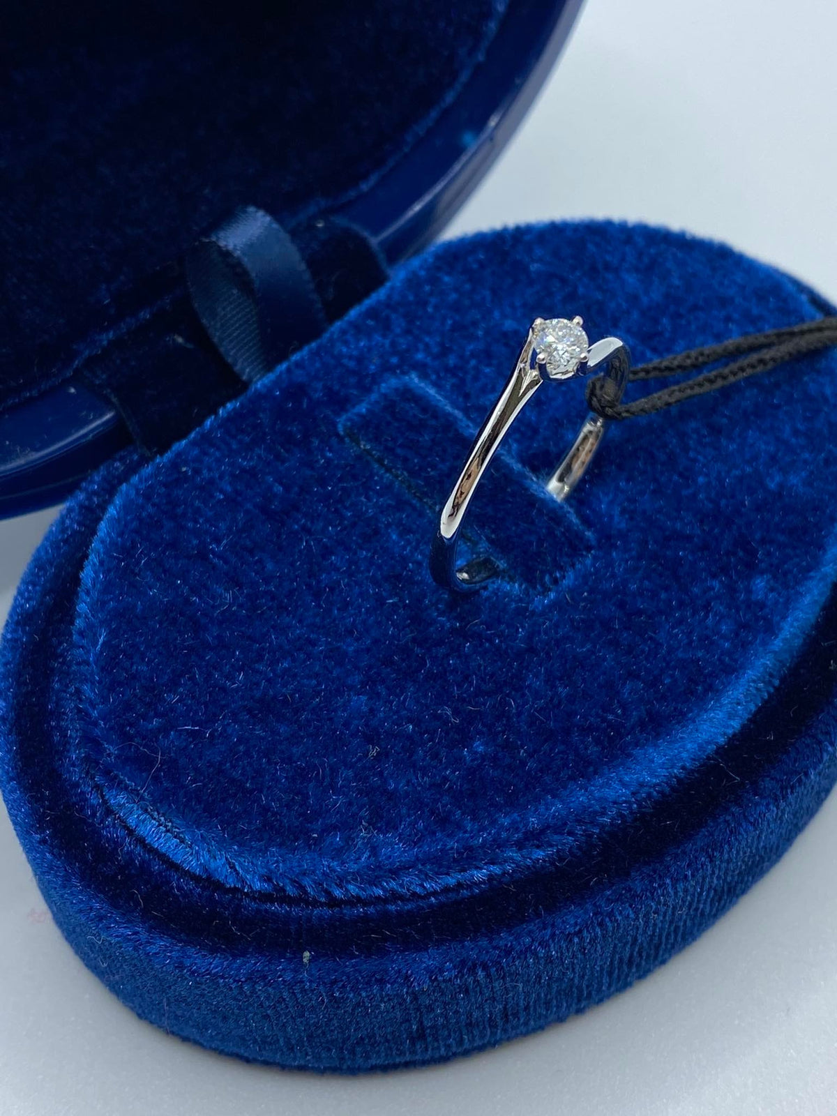 Anello Donna Solitario Recarlo Valentino con Brillantii Ct. 0.13