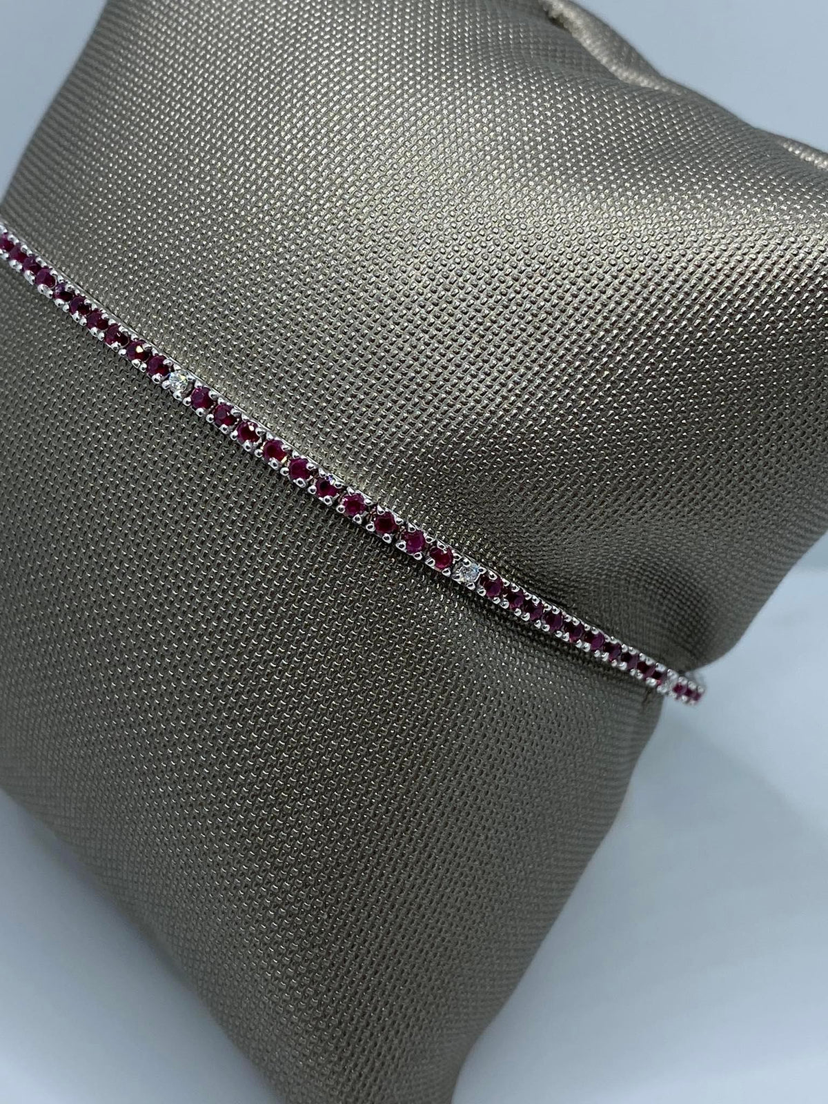 Bracciale Tennis PG Gioielli in Oro 18KT con Diamanti e Rubini Ct. 1.61