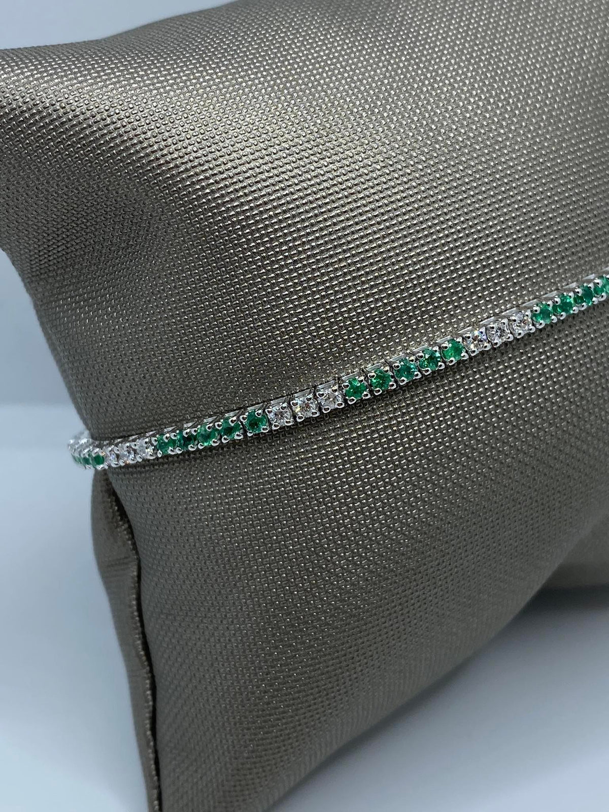 Bracciale Tennis PG Gioielli in Oro 18KT con Smeraldi e Diamanti Ct. 1.86