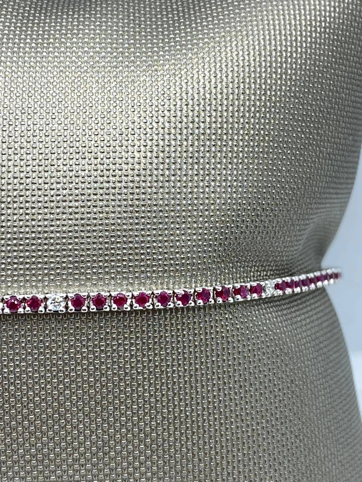Bracciale Tennis PG Gioielli in Oro 18KT con Diamanti e Rubini Ct. 1.61