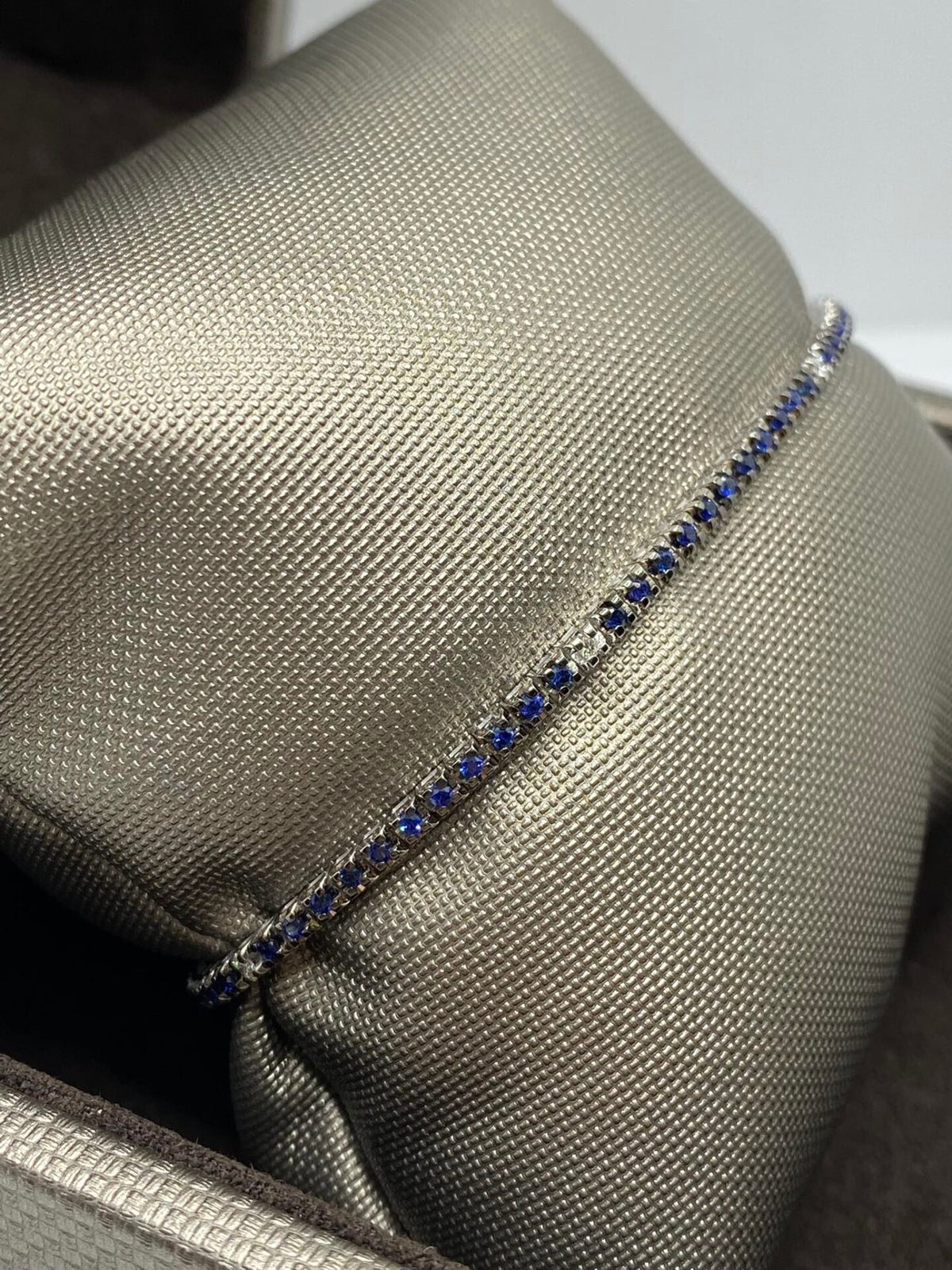 Bracciale Tennis Crivelli in Oro 18KT con Diamanti e Zaffiri Ct. 0.82