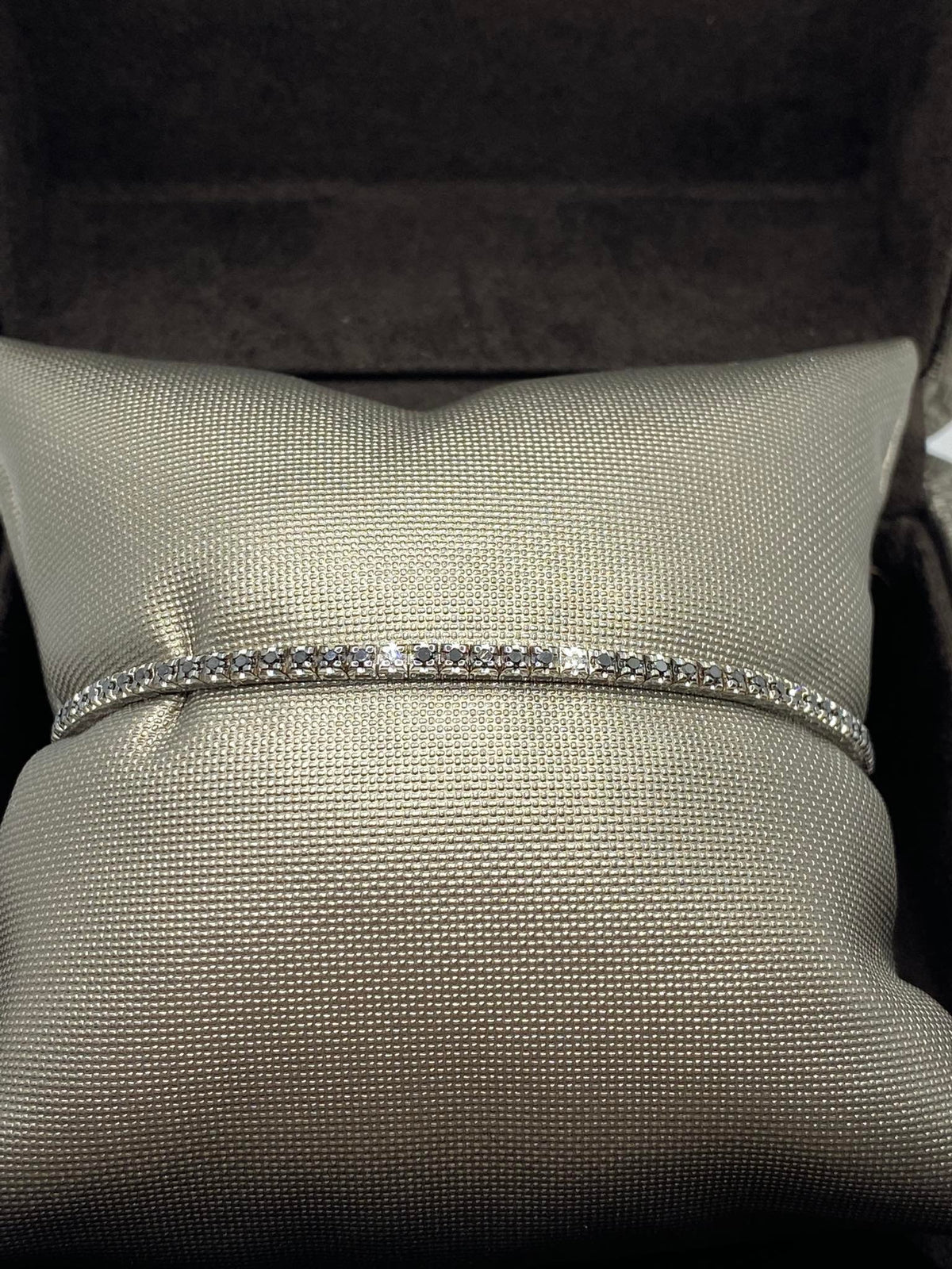 Bracciale Tennis Crivelli in Oro 18KT con Diamanti Neri e Bianchi Ct. 0.90