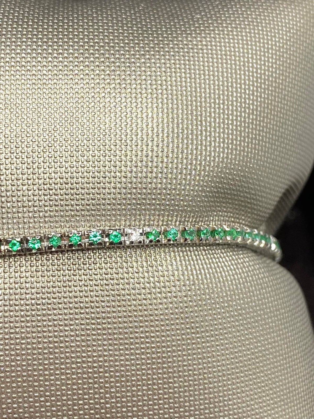 Bracciale Tennis Crivelli in Oro 18KT con Smeraldi e Diamanti Ct. 0.72