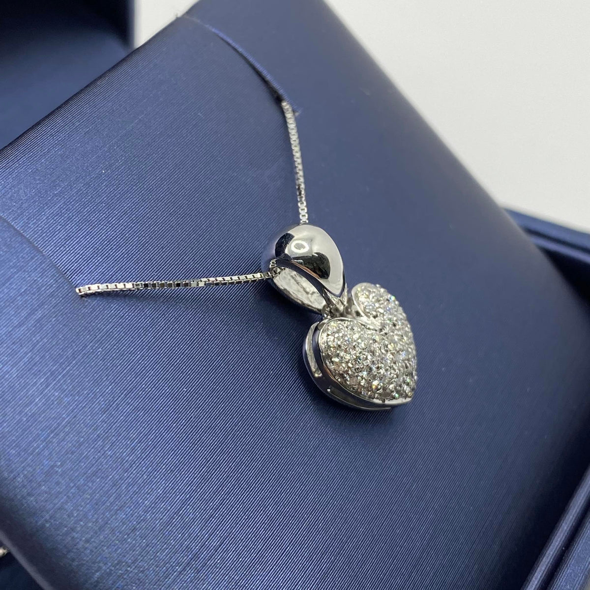 Collana a Cuore in Oro 18KT 18KT e Diamanti Ct. 0.35