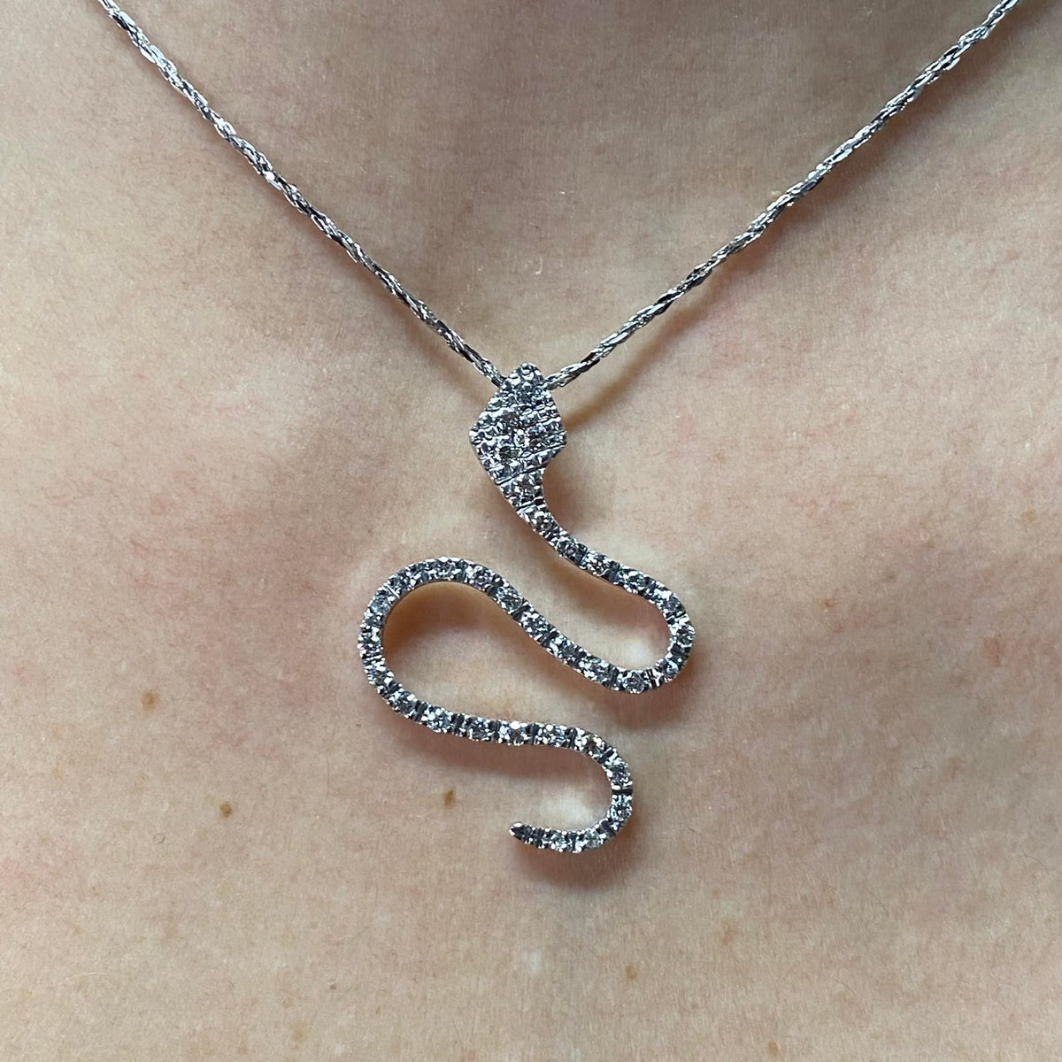 Collana con Serpente in Oro 18KT 18KT e Diamanti Ct. 0.80