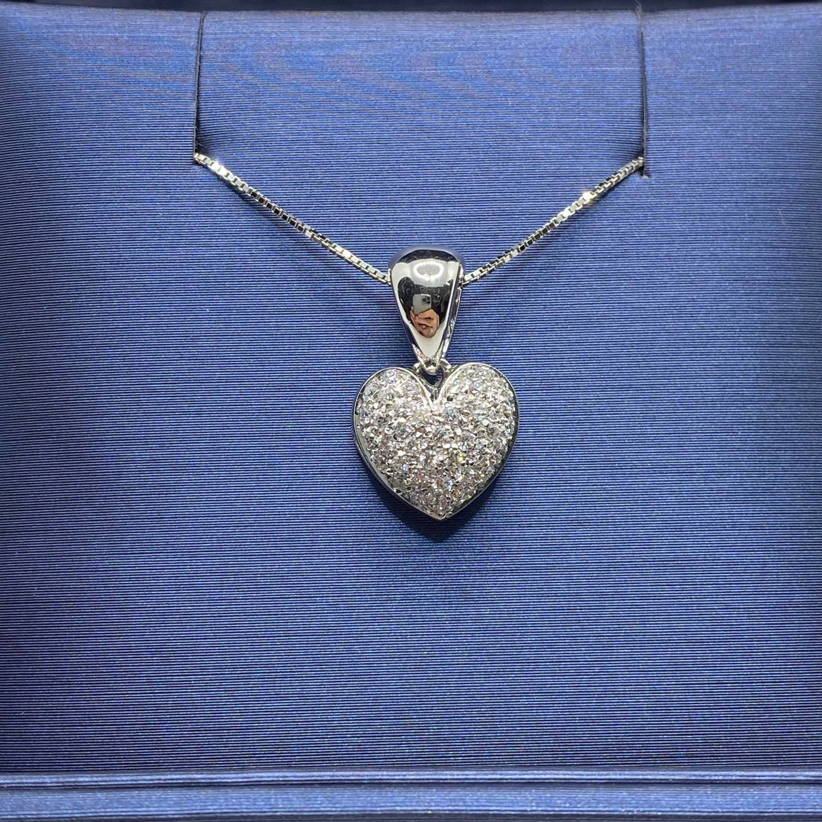 Collana a Cuore in Oro 18KT 18KT e Diamanti Ct. 0.35