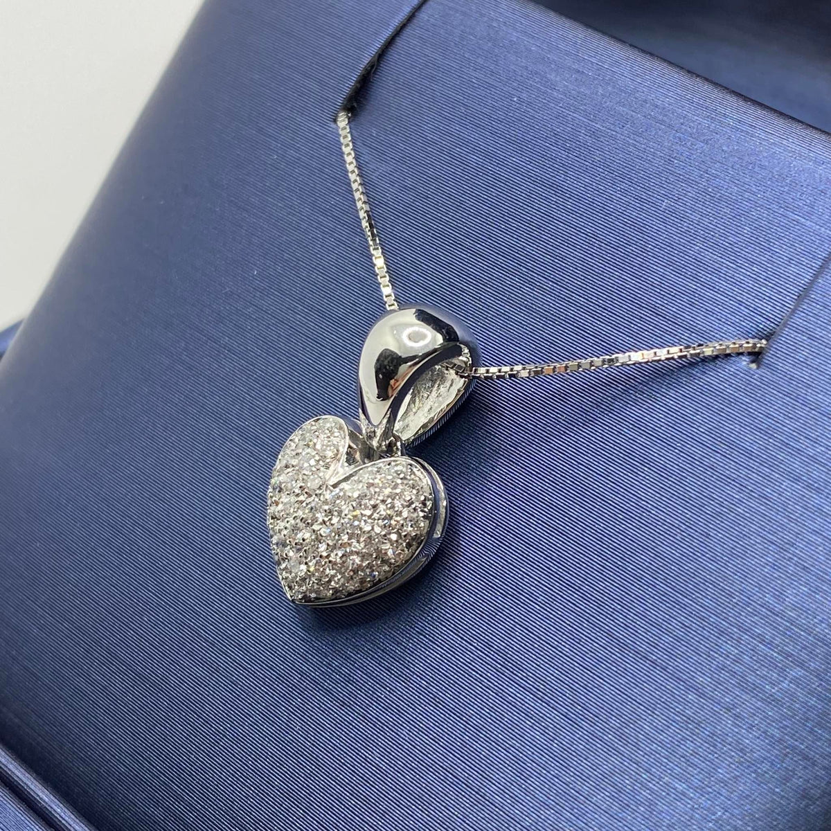 Collana a Cuore in Oro 18KT 18KT e Diamanti Ct. 0.35