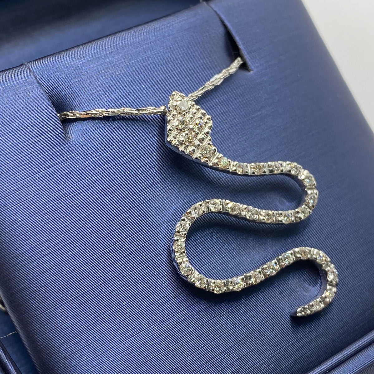 Collana con Serpente in Oro 18KT 18KT e Diamanti Ct. 0.80