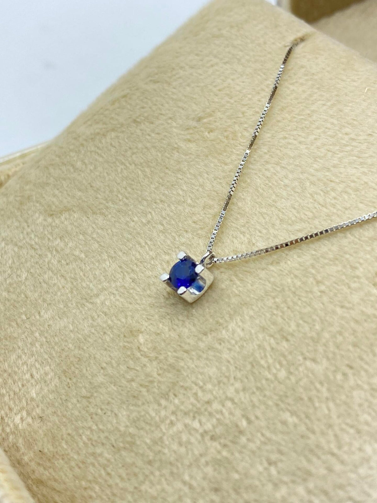 Collana Donna Oro 18KT Punto Luce con Zaffiro Ct 0.16