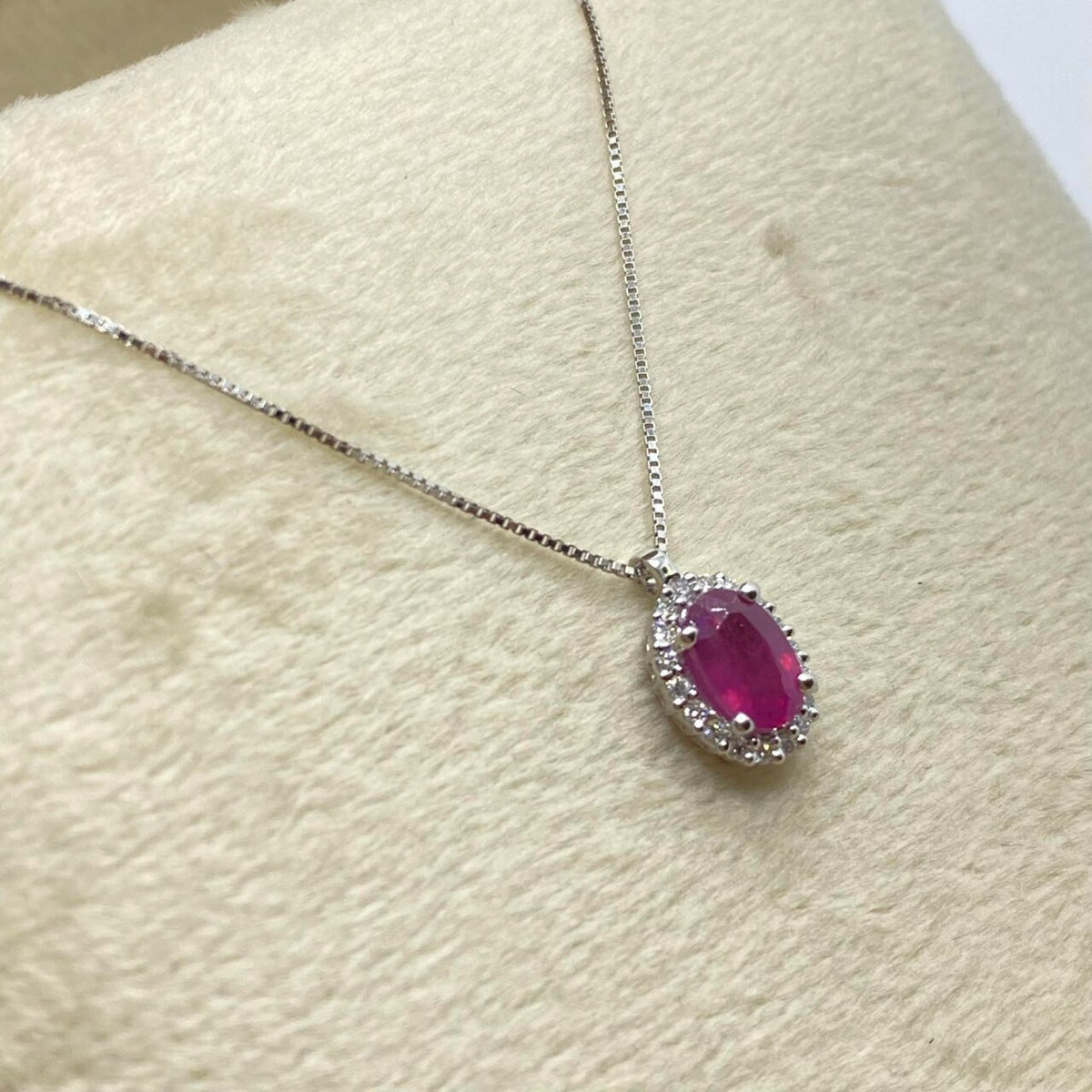 Collana Donna Oro 18KT con Rubino Ct 0.55 e Diamanti