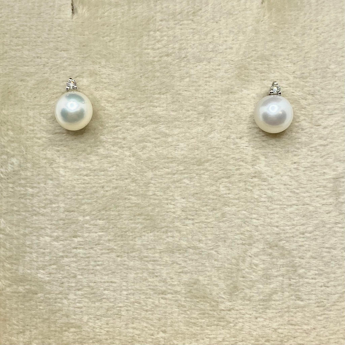 Orecchini Donna Oro 18KT con Diamanti e Perle Naturali mm 6-6,5