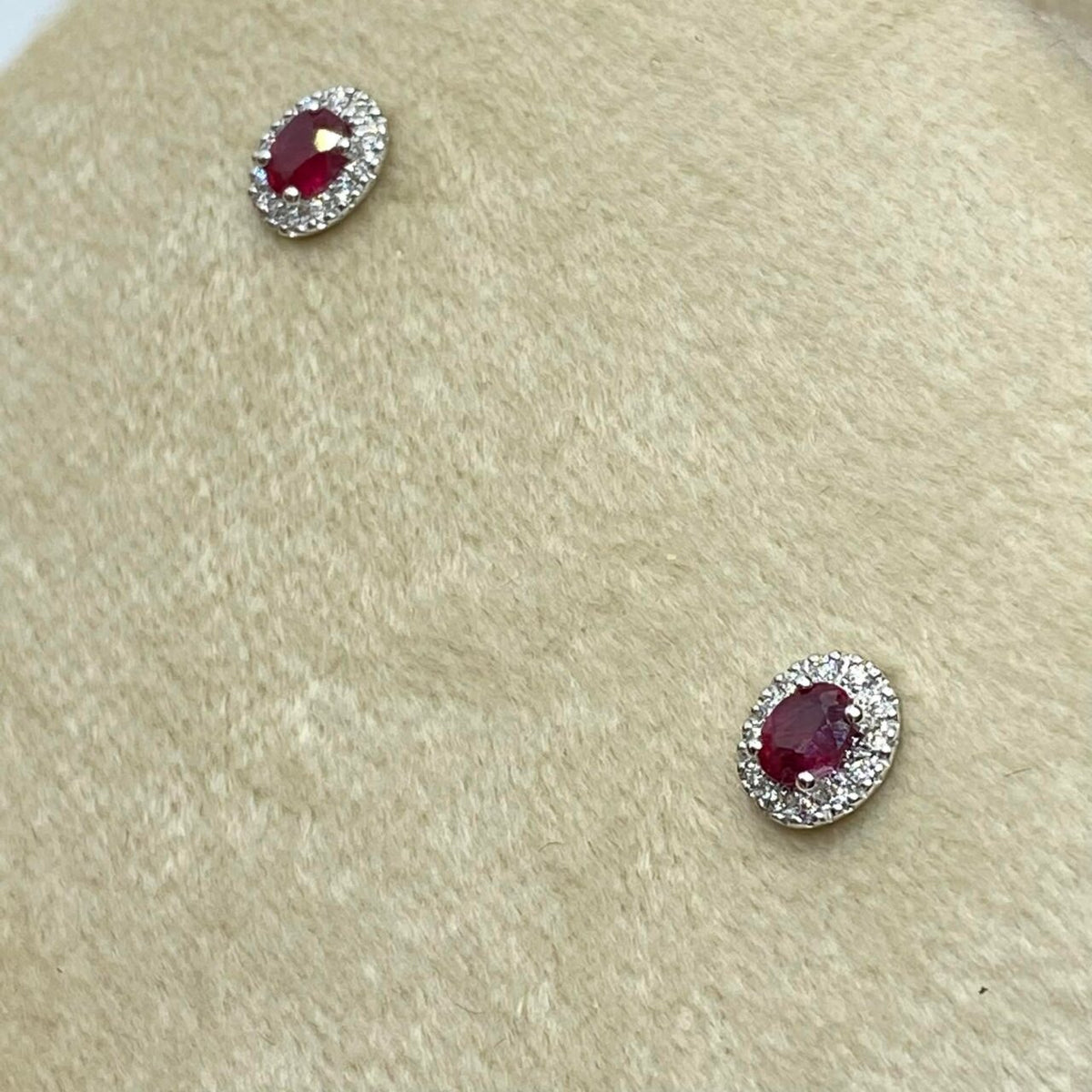 Orecchini Donna Oro 18KT con Rubini Ct. 0.40 e Diamanti