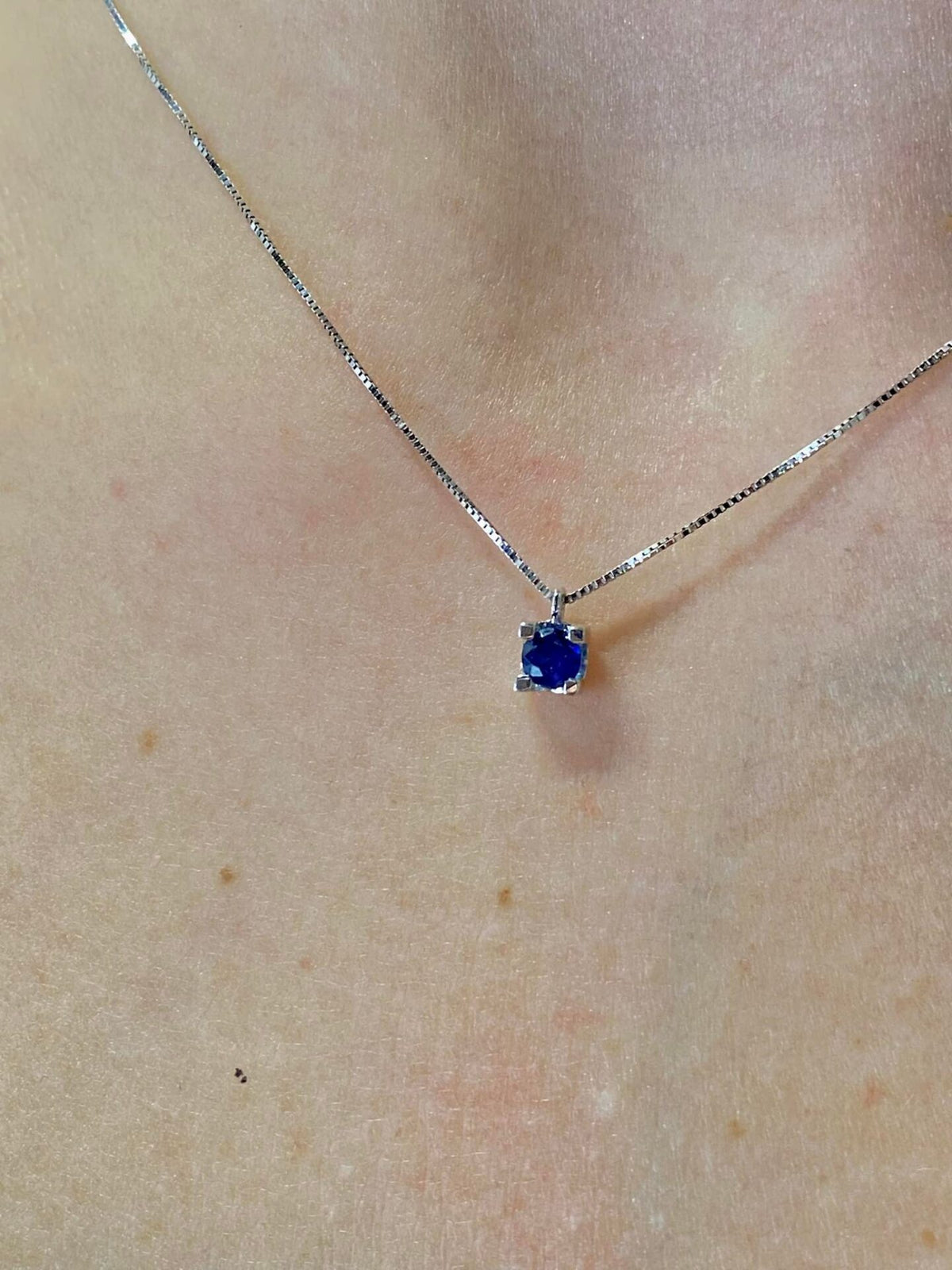 Collana Donna Oro 18KT Punto Luce con Zaffiro Ct 0.16