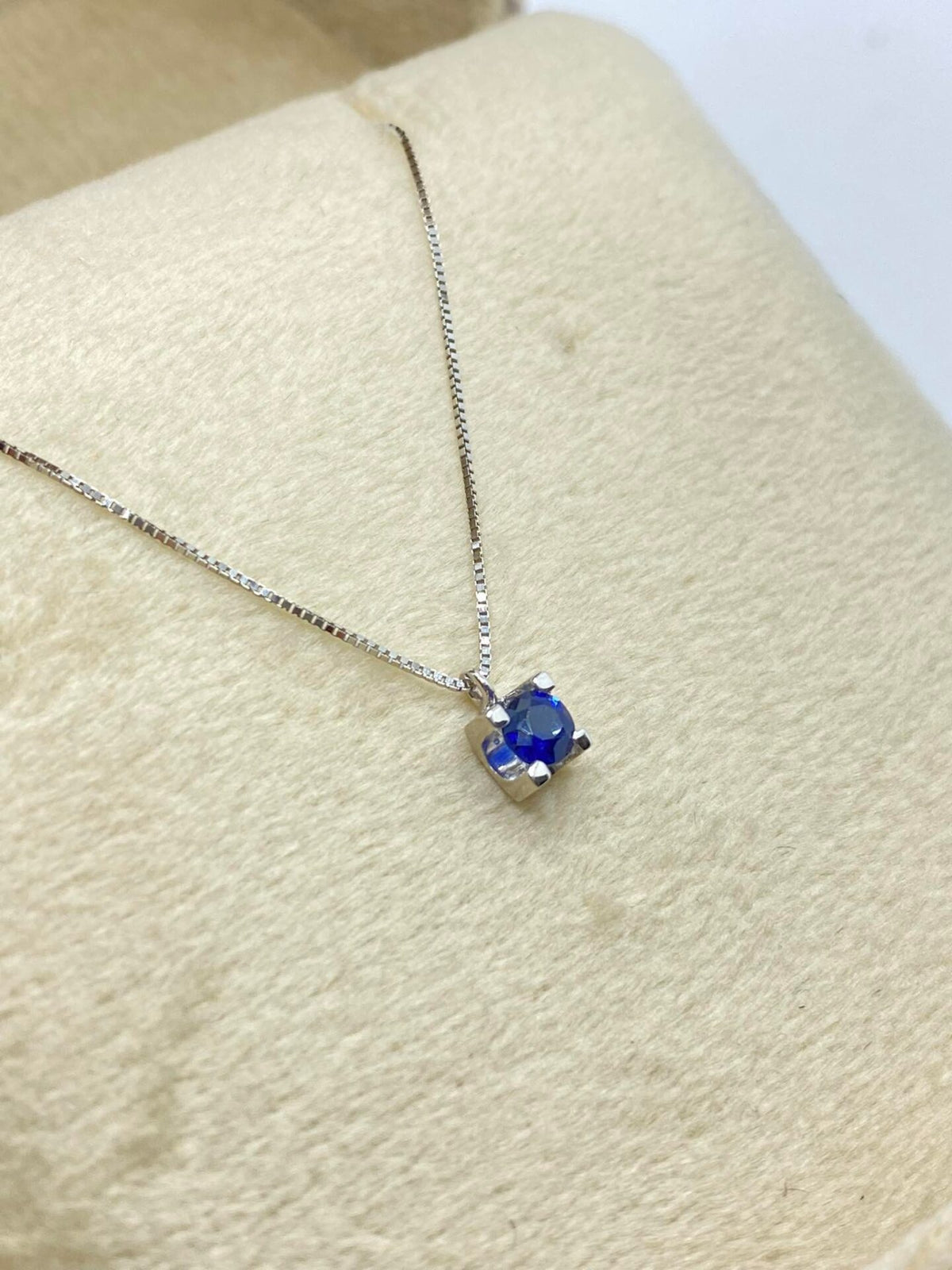 Collana Donna Oro 18KT Punto Luce con Zaffiro Ct 0.16