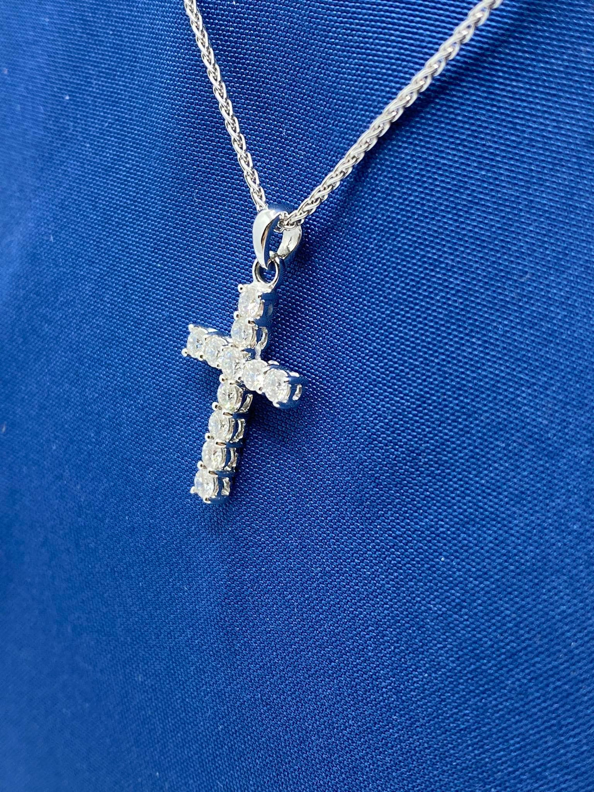 Collana Recarlo Con Croce in Oro 18KT 18KT e Diamanti Ct. 0,59