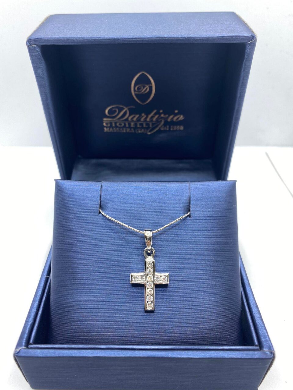 Collana Con Croce in Oro 18KT 18KT e Diamanti Bianchi