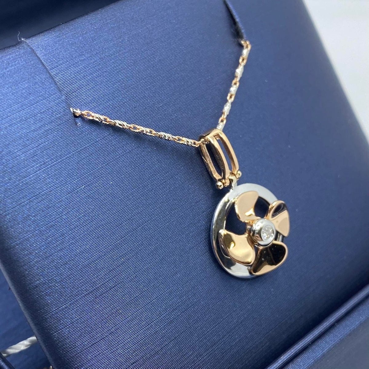 Collana Con Elica in Oro 18KT 18KT e Rosè e Diamante