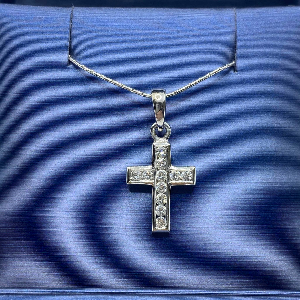 Collana Con Croce in Oro 18KT 18KT e Diamanti Bianchi