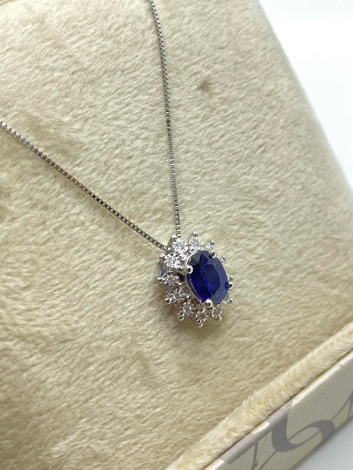 Collana Donna Oro 18KT con Zaffiro Ct 0.90 e Diamanti