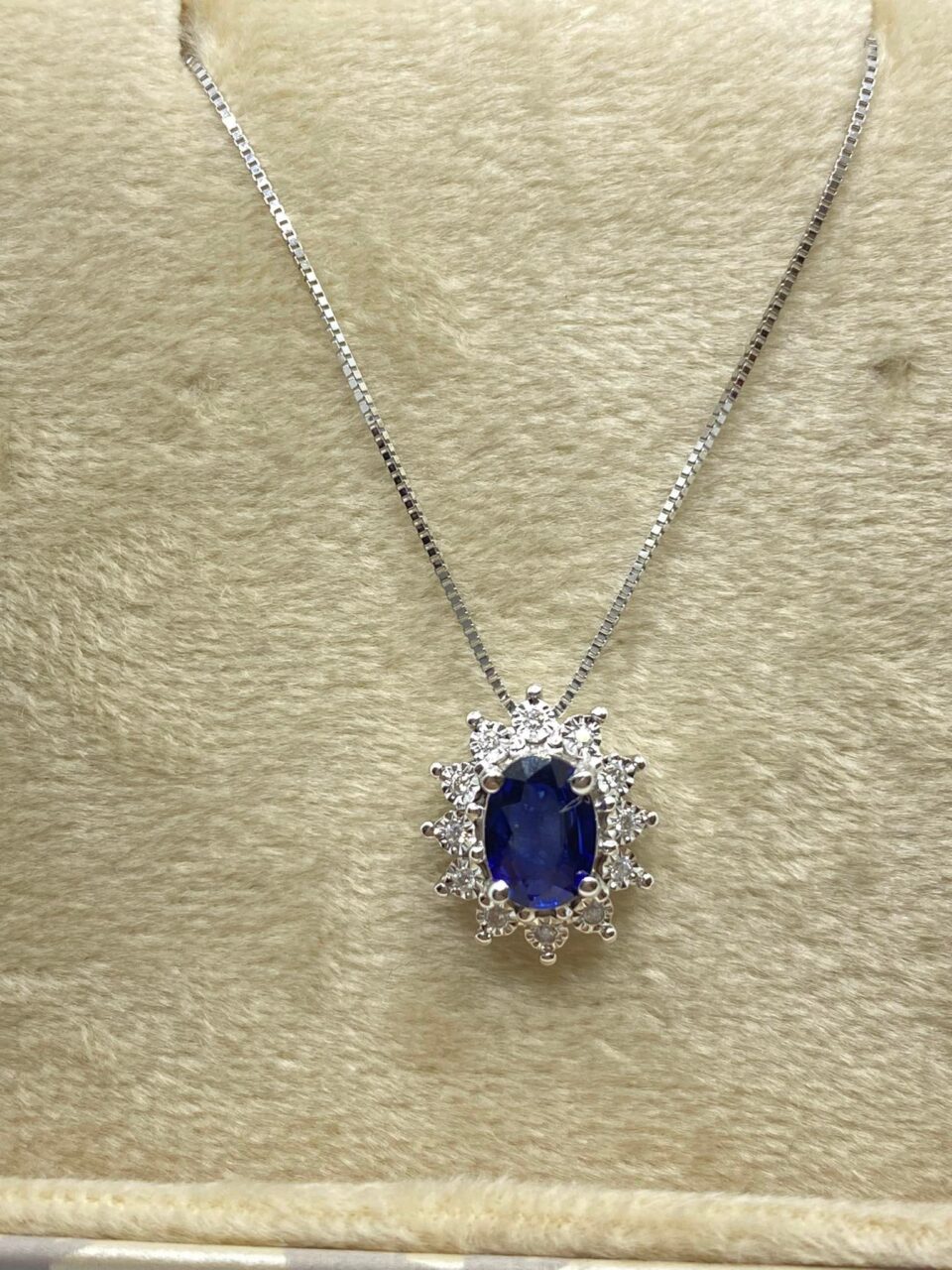 Collana Donna Oro 18KT con Zaffiro Ct 0.90 e Diamanti