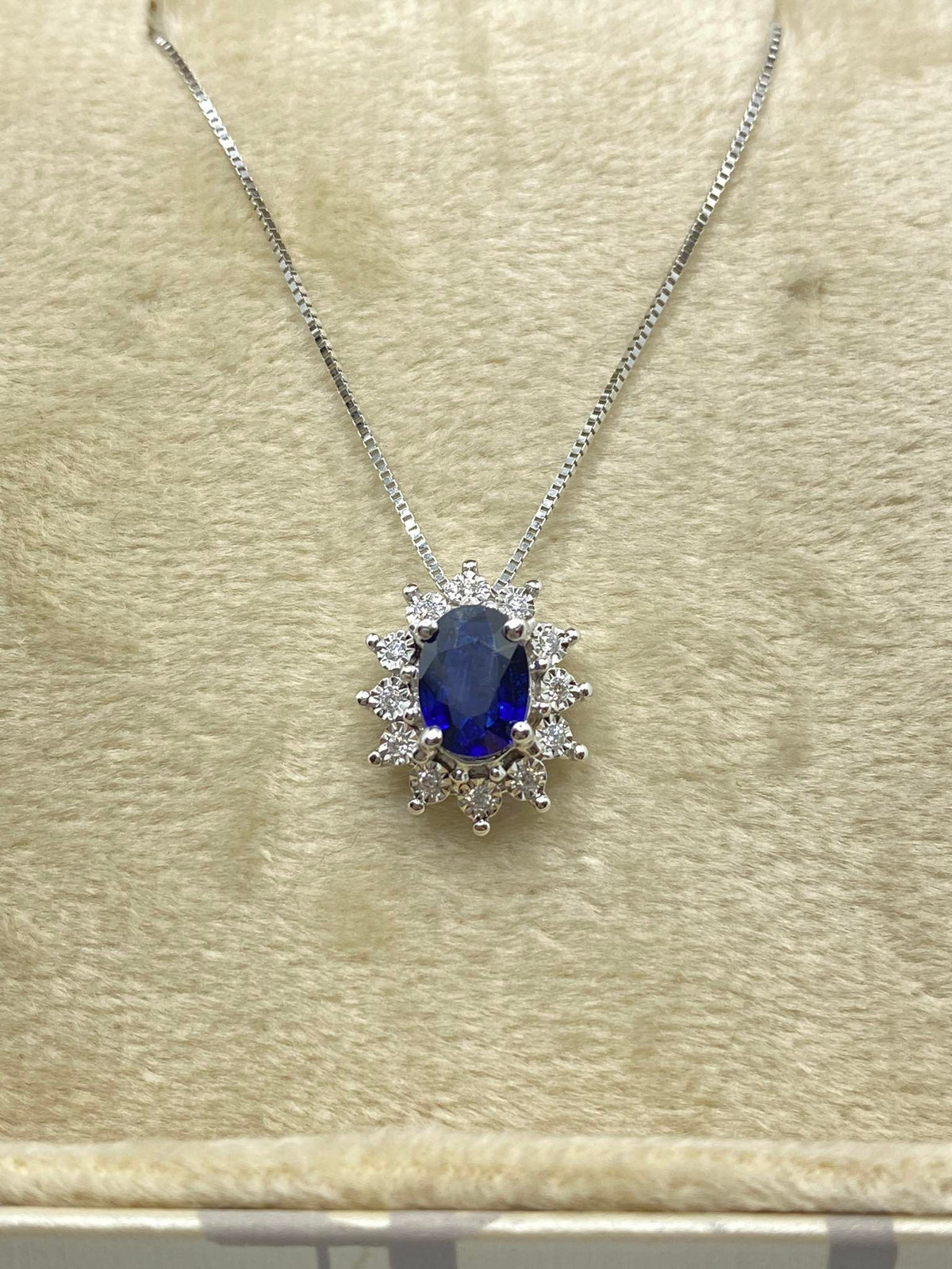 Collana Donna Oro 18KT con Zaffiro Ct 0.90 e Diamanti