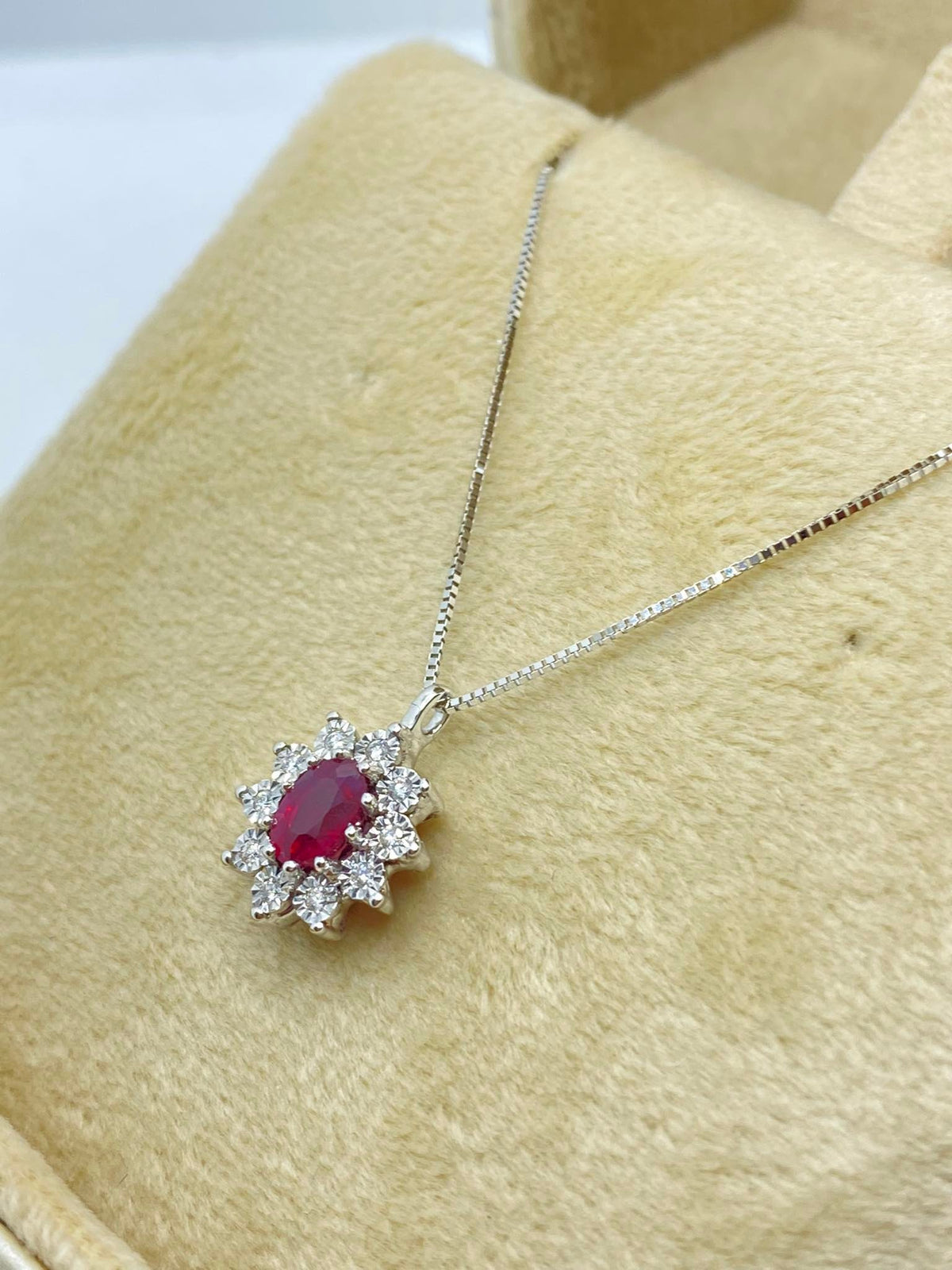 Collana Donna Oro 18KT con Diamanti e Rubino