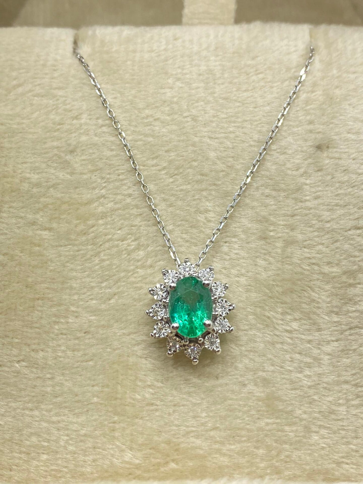 Collana Donna Donna Oro 18KT con Smeraldo e Diamanti