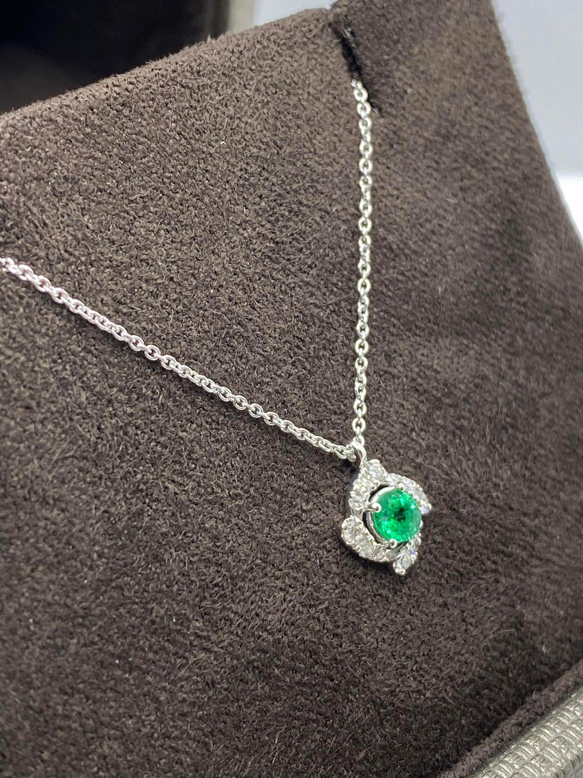 Collana Crivelli in Oro 18KT 18KT con Diamanti e Smeraldo