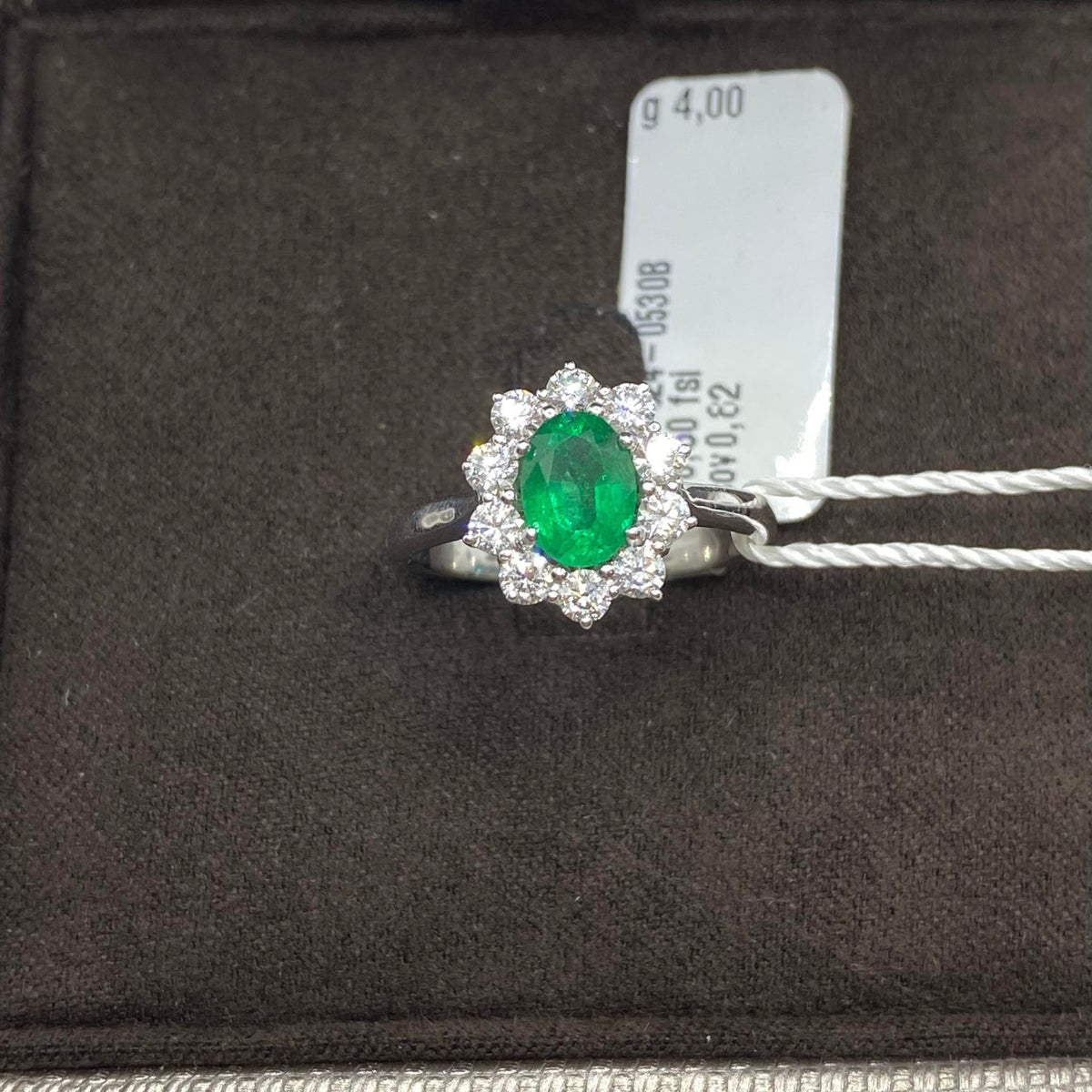 Anello Donna Crivelli con Smeraldo Ct 0.82 e Diamanti