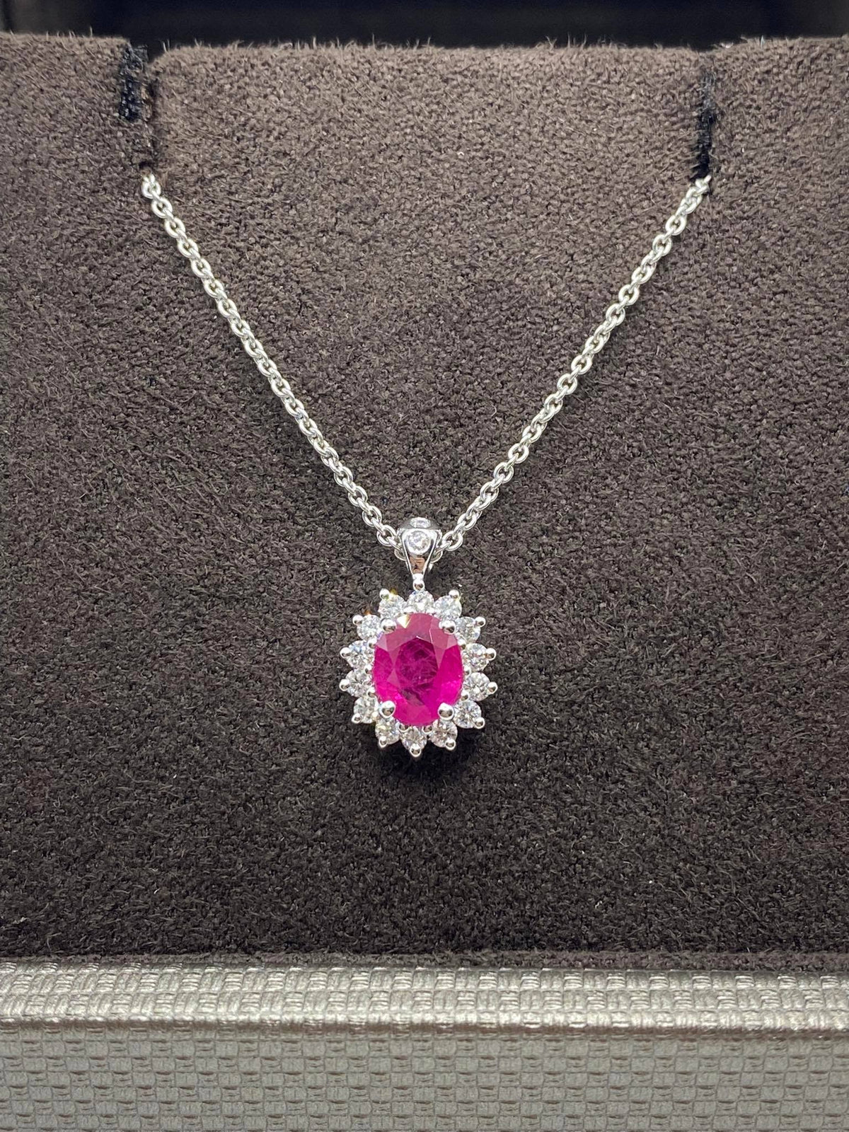 Collana Donna Crivelli con Diamanti e Rubino CT 0,64