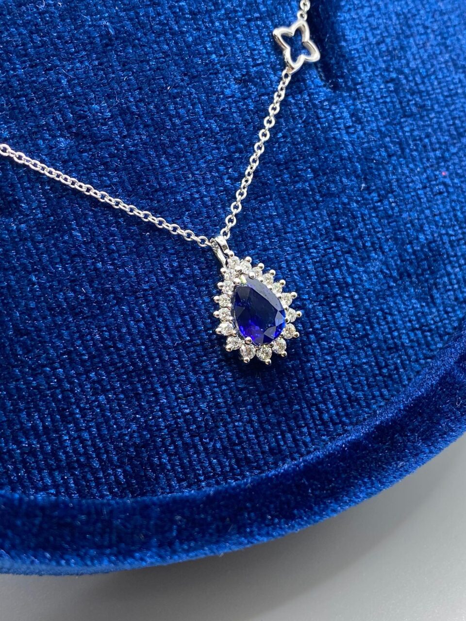 Collana Recarlo a Goccia con Diamanti e Zaffiro Ct 0.92