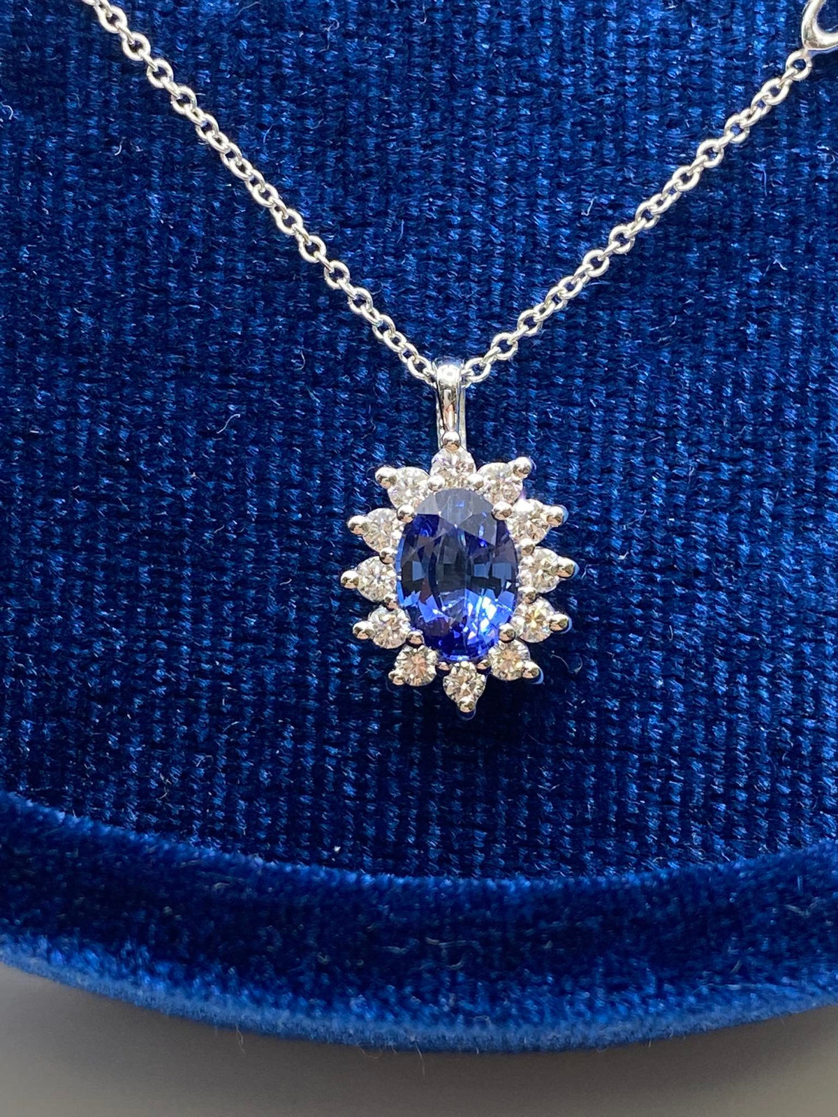 Collana Recarlo con Diamanti e Zaffiro Ct 0.84
