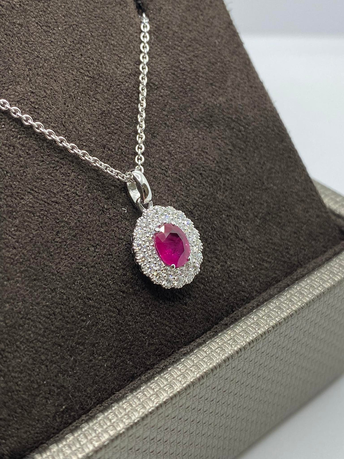 Collana Donna Crivelli con Diamanti e Rubino CT 0.75