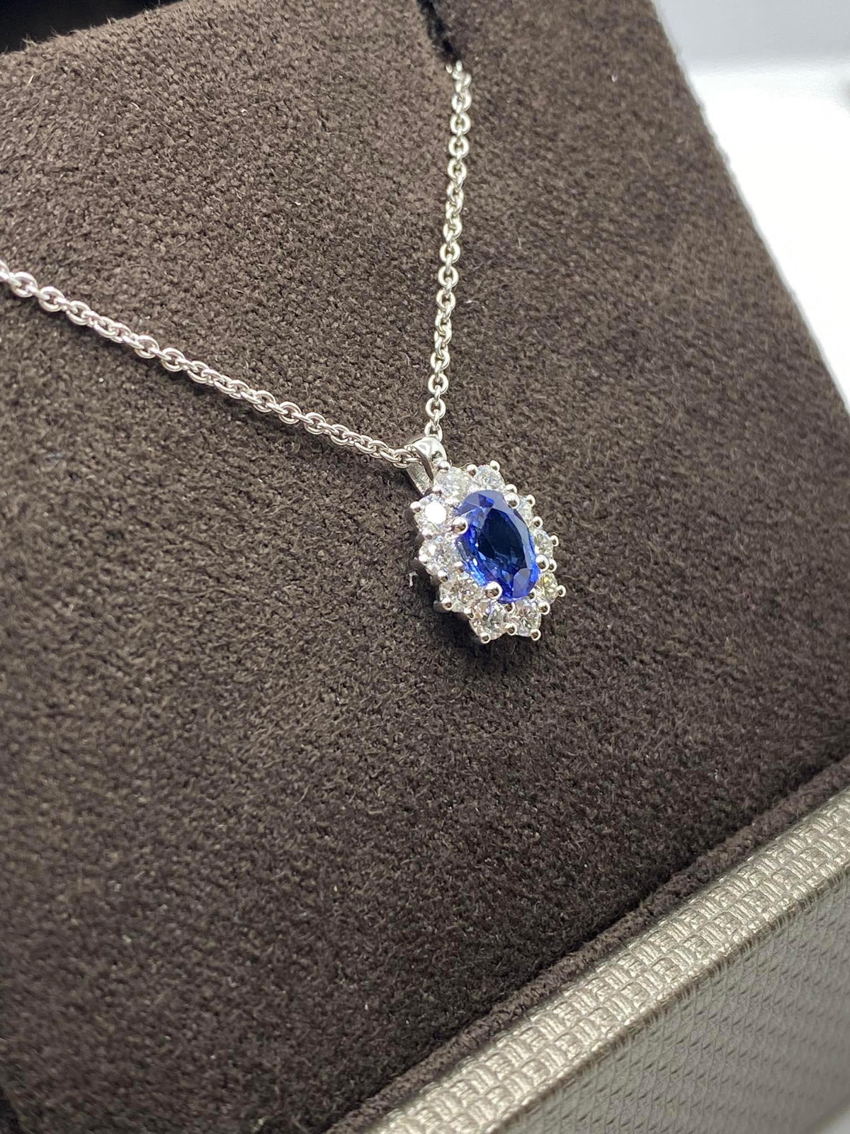 Collana Donna Crivelli con Diamante e Zaffiro Ct 0,59
