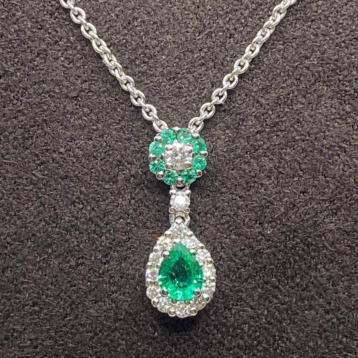 Collana Donna Crivelli con Smeraldo a Goccia e Diamanti