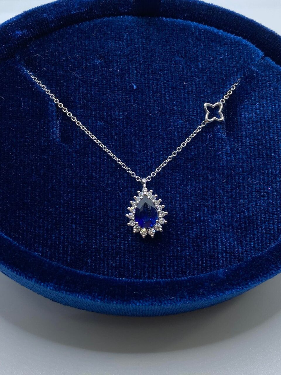 Collana Recarlo a Goccia con Diamanti e Zaffiro Ct 0.92
