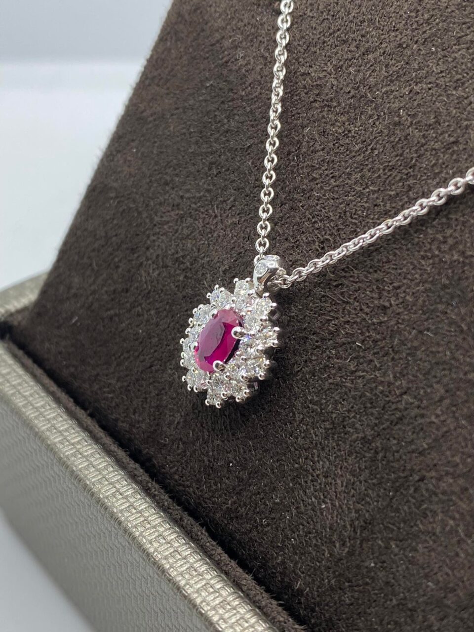 Collana Donna Crivelli con Rubino Ct 0,48 e Diamanti